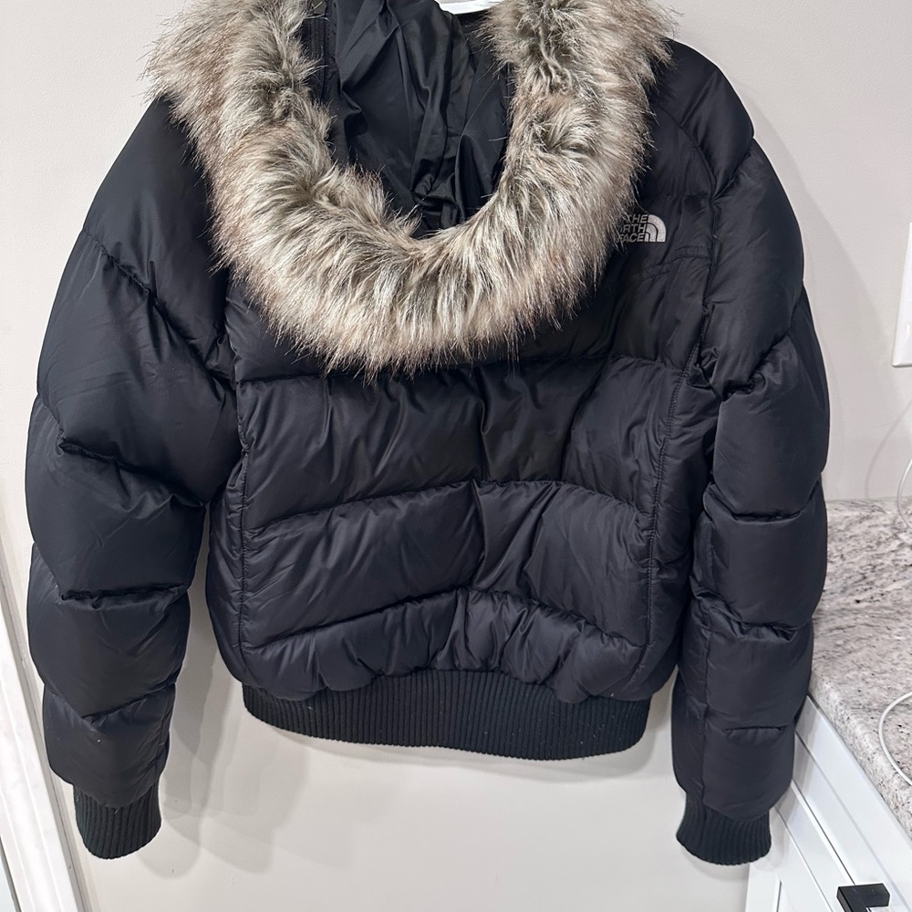The North Face Women's Black Jacket with Logo Label - Picture 2 of 3
